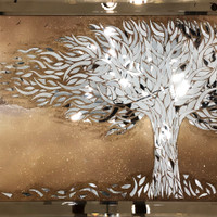 تابلو آیینه کاری درخت در با‌د و کوه